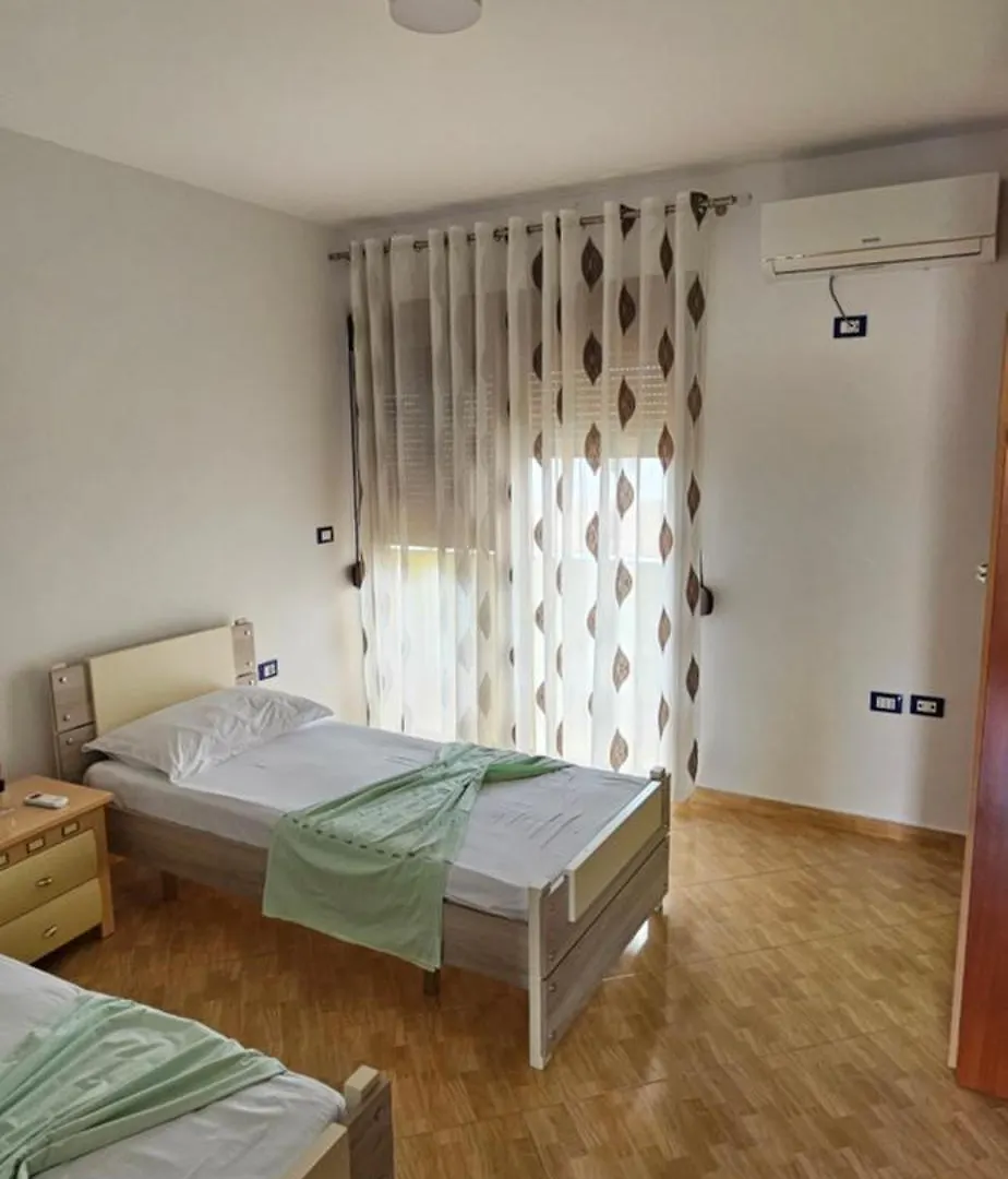 Apartament Zenuni Lägenhet Vlorë