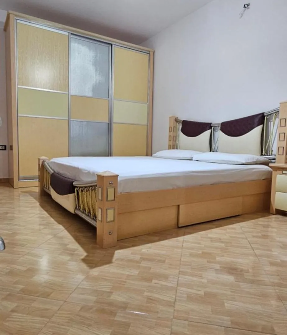 Apartament Zenuni Lägenhet Vlorë