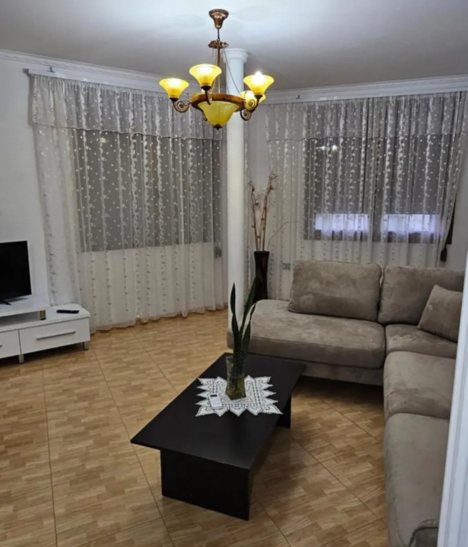Apartament Zenuni Lägenhet Vlorë 0*,